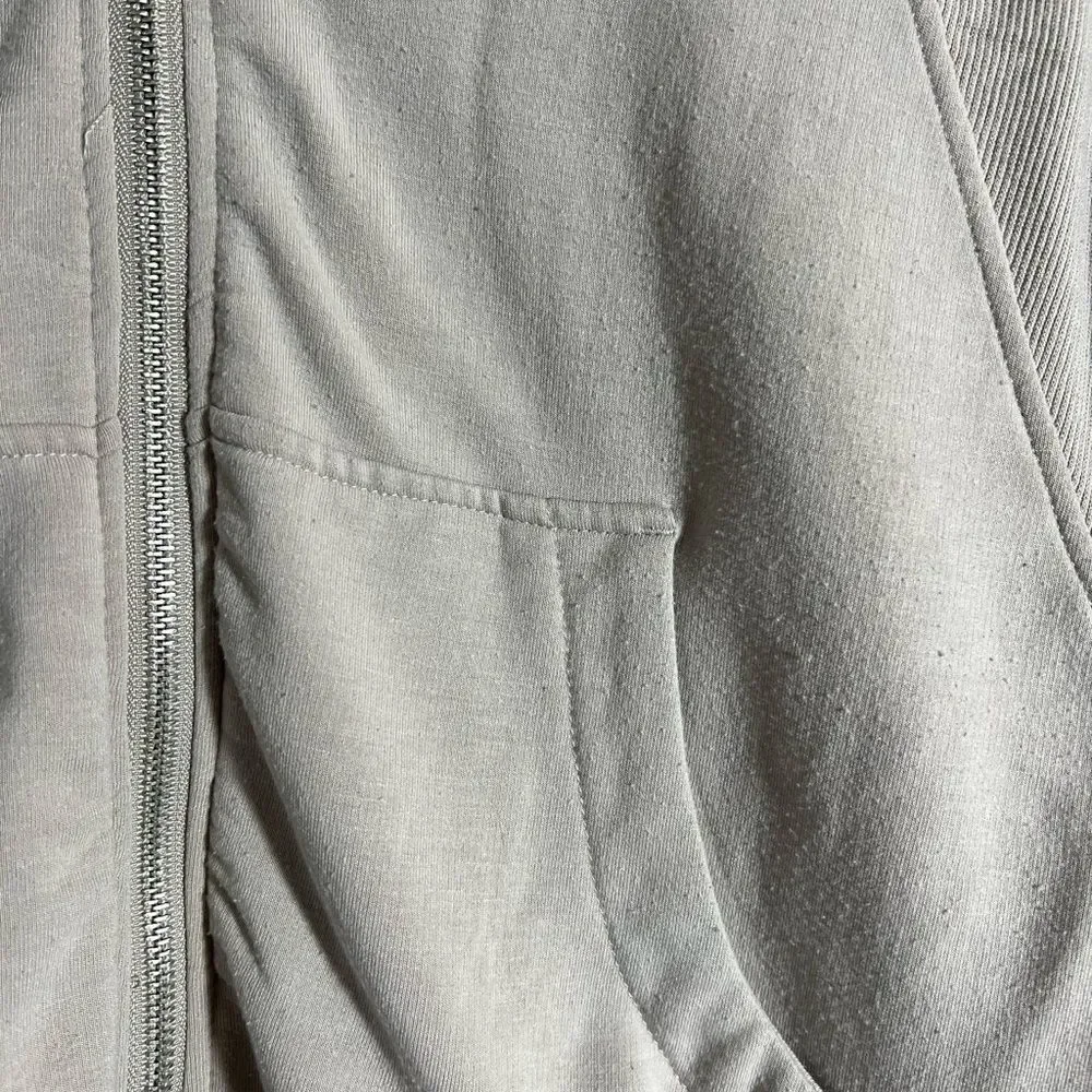 Danskin. Mixed Rib Pull Over Jacket. Size XL - Picture 5 of 7